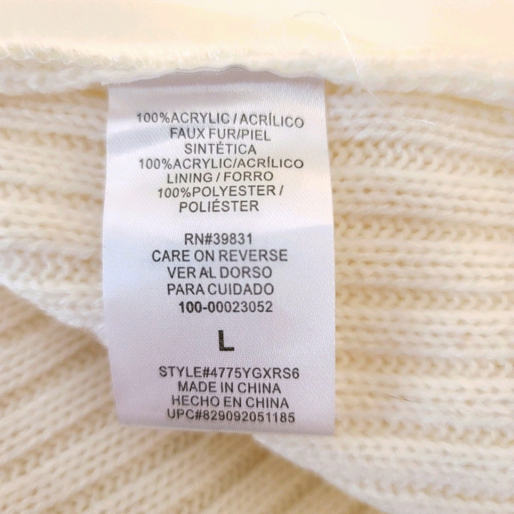 NWOT XOXO FAUX FUR VEST - Picture 8 of 8